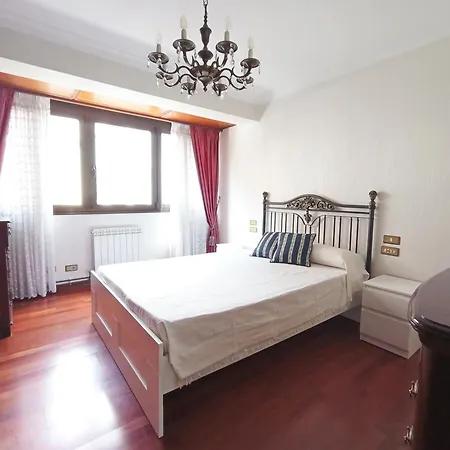 Cuntis Village L&h Ferrol